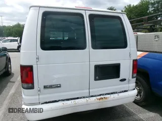 2011 Ford Econoline Cargo Commercial z VIN 1FTNE2EW9BDB34274, wystawiony jako IAAI lot #42404683 z przebiegiem 233 468 mil mil oraz . Historia ofert i sprzedaży dostępna na DreamBid. Obrazek 6.