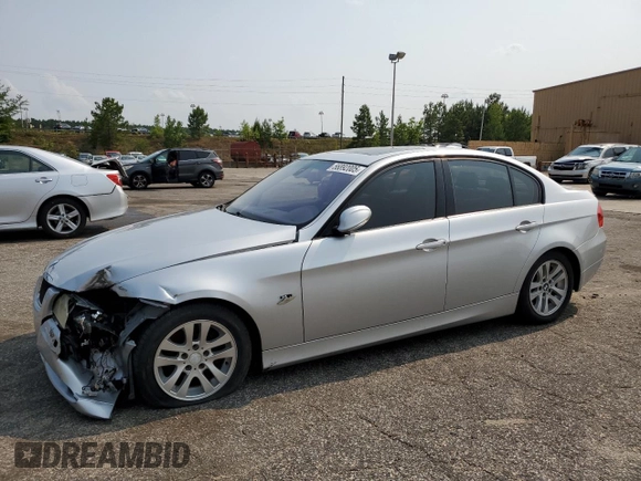 2007 BMW 3 Series 328i z VIN WBAVC53557FZ74918, wystawiony jako Copart lot #56892005 z przebiegiem 184 111 mil mil oraz Szkoda całkowita • Salvage title. Historia ofert i sprzedaży dostępna na DreamBid. Obrazek 1.