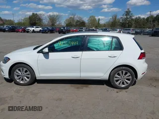 2021 Volkswagen Golf TSI z VIN 3VWG57AU4MM008113, wystawiony jako IAAI lot #42053444 z przebiegiem 24 449 mil mil oraz . Historia ofert i sprzedaży dostępna na DreamBid. Obrazek 14.