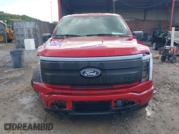 2024 Ford F-150 Lightning Flash z VIN 1FT6W3L7XRWG02773, wystawiony jako IAAI lot #42266067 z przebiegiem 7 256 mil mil oraz . Historia ofert i sprzedaży dostępna na DreamBid. Obrazek 13.