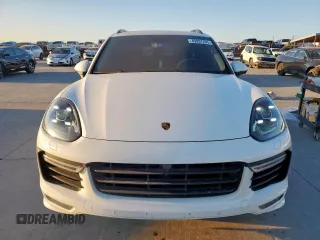 2017 Porsche Cayenne GTS z VIN WP1AD2A23HLA81234, wystawiony jako Copart lot #49897205 z przebiegiem 75 835 mil mil oraz Szkoda całkowita • Salvage title. Historia ofert i sprzedaży dostępna na DreamBid. Obrazek 5.