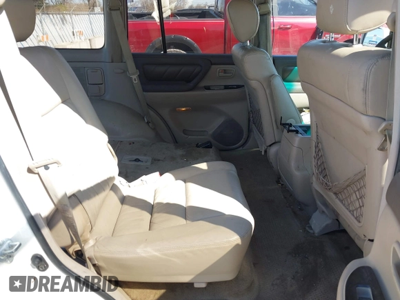 2000 Toyota Land Cruiser z VIN JT3HT05J5Y0126396, wystawiony jako IAAI lot #41986185 z przebiegiem 201 156 mil mil oraz . Historia ofert i sprzedaży dostępna na DreamBid. Obrazek 8.