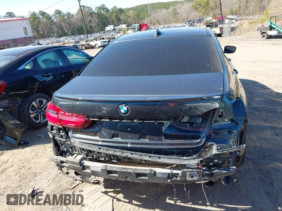 2017 BMW 7 Series 740i z VIN WBA7E2C57HG739465, wystawiony jako IAAI lot #41764778 z przebiegiem 84 814 mil mil oraz . Historia ofert i sprzedaży dostępna na DreamBid. Obrazek 17.