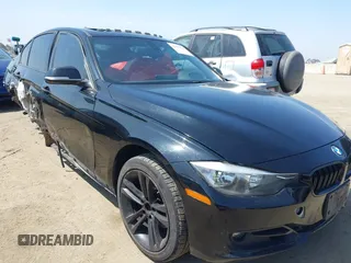 2013 BMW 3 Series 328i z VIN WBA3A5C50DF356589, wystawiony jako IAAI lot #42093871 z przebiegiem Nie podano mil oraz . Historia ofert i sprzedaży dostępna na DreamBid. Obrazek 1.