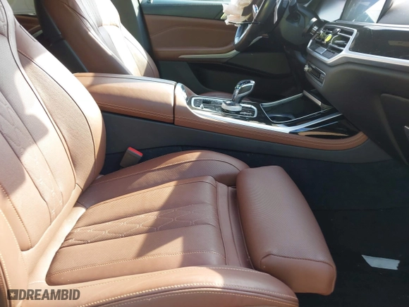 2022 BMW X7 M50i with VIN 5UXCX6C03N9M51772, listed as a IAAI auction lot 41780026 with 26,001 mi miles. Bid and sale history available at carsss.com. Image 5.