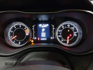 2019 Jeep Cherokee Latitude with VIN 1C4PJMCB7KD118915, listed as a IAAI auction lot 41903336 with 105,425 mi miles. Bid and sale history available at carsss.com. Image 7.
