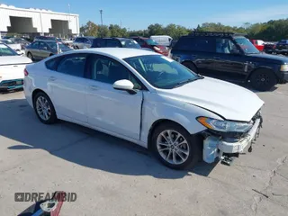 2019 Ford Fusion SE with VIN 3FA6P0H76KR261861, listed as a IAAI auction lot 41031650 with 132,040 mi miles. Bid and sale history available at carsss.com. Image 1.