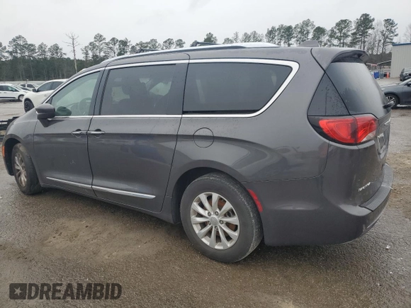 2018 Chrysler Pacifica Touring L Plus z VIN 2C4RC1EG1JR309705, wystawiony jako Copart lot #46611035 z przebiegiem 139 359 mil mil oraz Szkody całkowita. Historia ofert i sprzedaży dostępna na DreamBid. Obrazek 2.