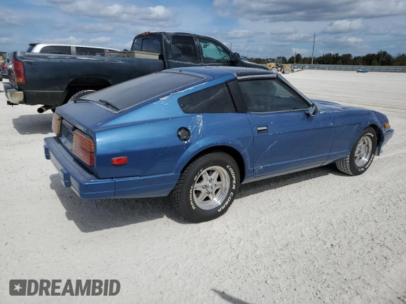 1982 Datsun 280ZX z VIN JN1HZ04S5CX457910, wystawiony jako Copart lot #77132604 z przebiegiem 261 383 mil mil oraz Szkody całkowita. Historia ofert i sprzedaży dostępna na DreamBid. Obrazek 3.