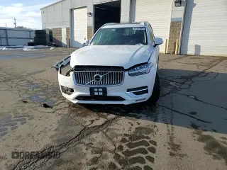 2023 Volvo XC90 Plus with VIN YV4062PN9P1985881, listed as a Copart auction lot 45497695 with 21,933 mi miles and Salvage Title. Bid and sale history available at carsss.com. Image 15.