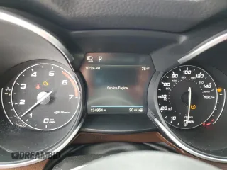 2019 Alfa Romeo Stelvio z VIN ZASPAJAN6K7C44751, wystawiony jako Copart lot #55618895 z przebiegiem 134 954 mil mil oraz Tytuł czysty. Historia ofert i sprzedaży dostępna na DreamBid. Obrazek 9.
