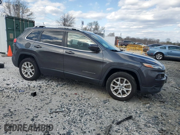 2016 Jeep Cherokee Altitude with VIN 1C4PJLCS2GW288623, listed as a Copart auction lot 50510385 with 124,703 mi miles and Clean Title. Bid and sale history available at carsss.com. Image 4.