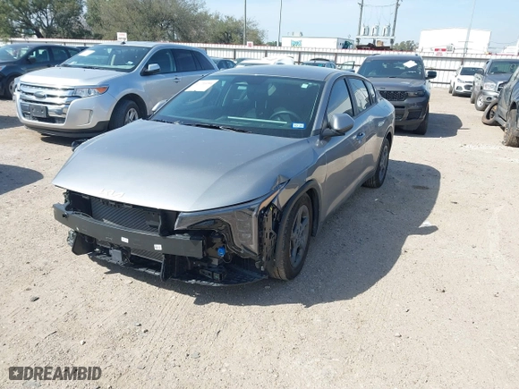 2025 Kia K4 LXS with VIN 3KPFT4DE6SE015837, listed as a IAAI auction lot 41817178 with 6,286 mi miles. Bid and sale history available at carsss.com. Image 2.