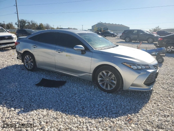 2022 Toyota Avalon XLE with VIN 4T1JZ1FB9NU082055, listed as a Copart auction lot 84205554 with 57,244 mi miles and Salvage Title. Bid and sale history available at carsss.com. Image 4.