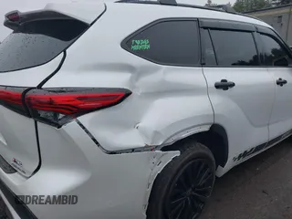 2023 Toyota Highlander L z VIN 5TDKDRBH4PS513554, wystawiony jako IAAI lot #41945380 z przebiegiem 41 453 mil mil oraz . Historia ofert i sprzedaży dostępna na DreamBid. Obrazek 18.
