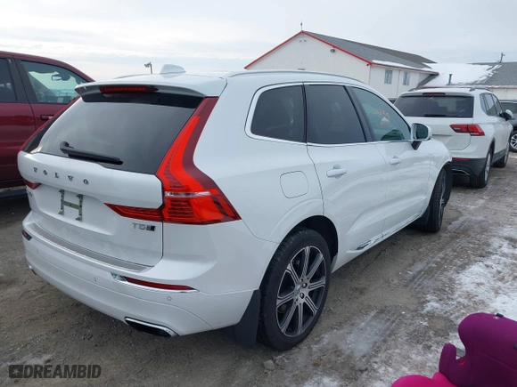 2020 Volvo XC60 Inscription with VIN YV4102RL0L1522300, listed as a IAAI auction lot 38569557 with 38,279 mi miles. Bid and sale history available at carsss.com. Image 4.