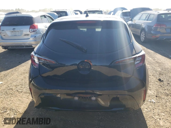 2020 Toyota Corolla Hatchback SE with VIN JTND4RBE6L3074752, listed as a Copart auction lot 70400464 with 46,946 mi miles and Salvage Title. Bid and sale history available at carsss.com. Image 6.