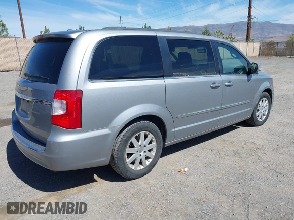 2014 Chrysler Town & Country Touring z VIN 2C4RC1BG1ER216032, wystawiony jako IAAI lot #42261084 z przebiegiem 80 151 mil mil oraz . Historia ofert i sprzedaży dostępna na DreamBid. Obrazek 4.