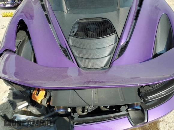 2018 McLaren 720S z VIN SBM14DCA2JW000849, wystawiony jako Copart lot #71075974 z przebiegiem Nie podano mil oraz Szkody całkowita. Historia ofert i sprzedaży dostępna na DreamBid. Obrazek 12.