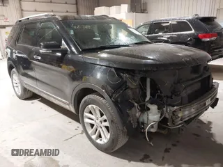 2014 Ford Explorer XLT with VIN 1FM5K8D85EGC02096, listed as a IAAI auction lot 42004238 with 187,187 mi miles and . Bid and sale history available at carsss.com. Image 1.