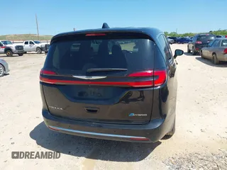 2024 Chrysler Pacifica Hybrid Select with VIN 2C4RC1S70RR169467, listed as a IAAI auction lot 42448734 with 38,062 mi miles and . Bid and sale history available at DreamBid. Image 16.