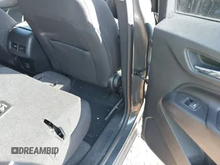 2019 Chevrolet Equinox LT z VIN 2GNAXKEV6K6124145, wystawiony jako IAAI lot #41763497 z przebiegiem 79 264 mil mil oraz . Historia ofert i sprzedaży dostępna na DreamBid. Obrazek 8.