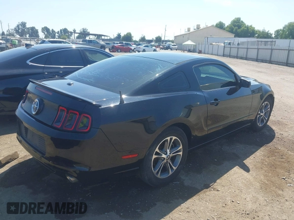 2013 Ford Mustang V6 z VIN 1ZVBP8AM2D5259728, wystawiony jako IAAI lot #42478522 z przebiegiem 179 685 mil mil oraz . Historia ofert i sprzedaży dostępna na DreamBid. Obrazek 4.