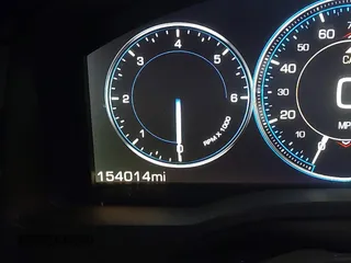 2015 Cadillac Escalade Premium z VIN 1GYS4CKJ8FR308617, wystawiony jako IAAI lot #41974608 z przebiegiem 154 014 mil mil oraz . Historia ofert i sprzedaży dostępna na DreamBid. Obrazek 15.