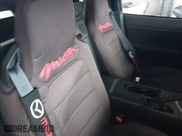 2006 Mazda MX-5 Miata Sport с VIN JM1NC25F560110444, выставлен на аукционе IAAI как лот 42611844 с пробегом 58 309 миль миль и . История ставок и продаж доступна на DreamBid. Изображение 8.