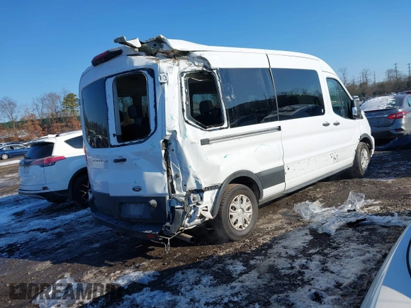 2024 Ford Transit Passenger XL with VIN 1FBAX2C85RKA16018, listed as a IAAI auction lot 41400715 with 13,842 mi miles. Bid and sale history available at carsss.com. Image 4.