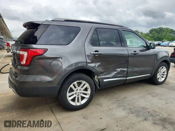 2017 Ford Explorer XLT с VIN 1FM5K7D88HGD82866, выставлен на аукционе Copart как лот 60116375 с пробегом 85 700 миль миль и Списание • Salvage title. История ставок и продаж доступна на DreamBid. Изображение 3.