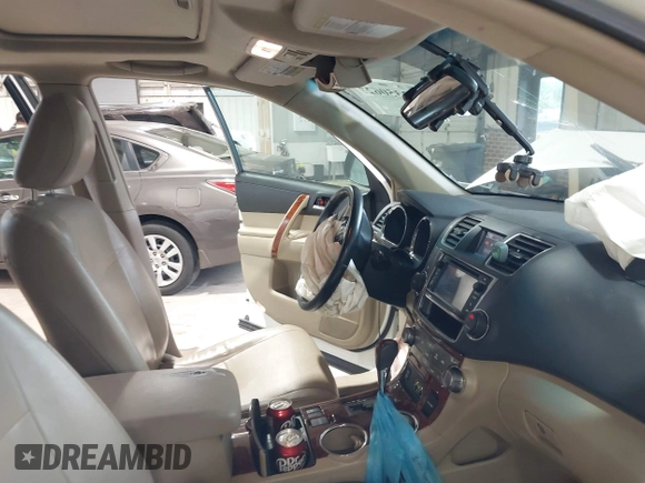 2013 Toyota Highlander Limited with VIN 5TDDK3EH9DS259911, listed as a IAAI auction lot 42350627 with 195,450 mi miles and . Bid and sale history available at DreamBid. Image 5.