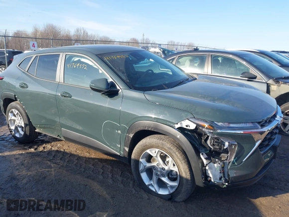 2025 Chevrolet Trax LS with VIN KL77LFEP9SC181886, listed as a IAAI auction lot 41769552 with 181 mi miles and . Bid and sale history available at DreamBid. Image 1.