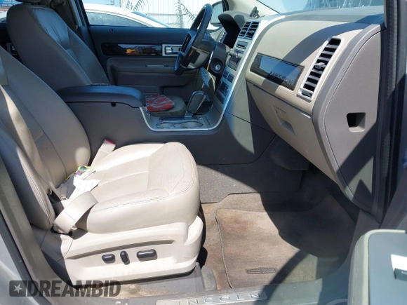 2009 Lincoln MKX with VIN 2LMDU68C69BJ08111, listed as a IAAI auction lot 41980408 with 227,535 mi miles. Bid and sale history available at carsss.com. Image 5.