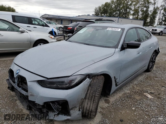 2023 BMW i4 M50 z VIN WBY33AW02PFP88948, wystawiony jako Copart lot #67563423 z przebiegiem 2 090 mil mil oraz . Historia ofert i sprzedaży dostępna na DreamBid. Obrazek 1.