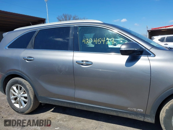 2016 Kia Sorento LX z VIN 5XYPGDA55GG110302, wystawiony jako IAAI lot #42045429 z przebiegiem 166 368 mil mil oraz . Historia ofert i sprzedaży dostępna na DreamBid. Obrazek 13.
