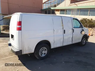 2017 Chevrolet Express Cargo Van with VIN 1GCWGAFG5H1243891, listed as a Copart auction lot 45595015 with 140,260 mi miles and Salvage Title. Bid and sale history available at carsss.com. Image 3.