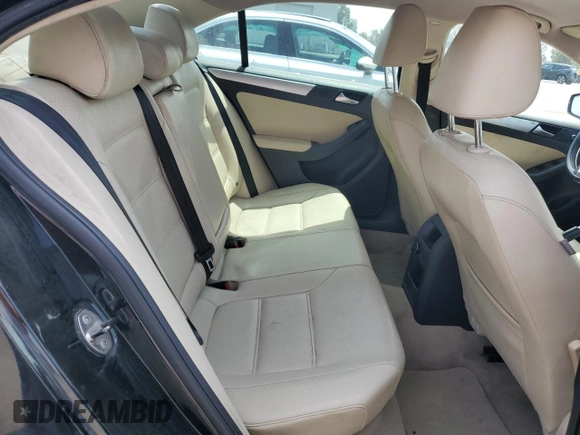 2013 Volkswagen Jetta SE with VIN 3VWDX7AJ6DM438180, listed as a Copart auction lot 59582655 with 106,082 mi miles and Salvage title. Bid and sale history available at DreamBid. Image 10.