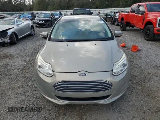 2015 Ford Focus Electric with VIN 1FADP3R45FL227962, listed as a Copart auction lot 43755825 with 70,490 mi miles and Clean title. Bid and sale history available at DreamBid. Image 5.