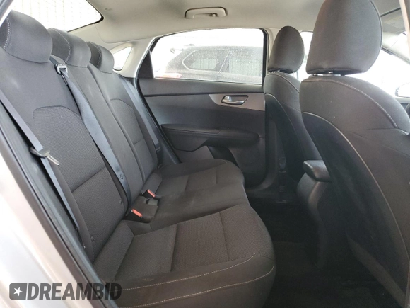 2021 Kia Forte LXS z VIN 3KPF24AD7ME270014, wystawiony jako Copart lot #66052445 z przebiegiem 66 070 mil mil oraz Czysty tytuł • Clean title. Historia ofert i sprzedaży dostępna na DreamBid. Obrazek 10.