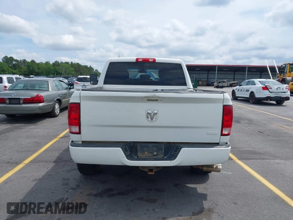 2018 Ram 1500 Express z VIN 3C6RR6KG5JG194863, wystawiony jako IAAI lot #42133048 z przebiegiem 151 614 mil mil oraz . Historia ofert i sprzedaży dostępna na DreamBid. Obrazek 16.