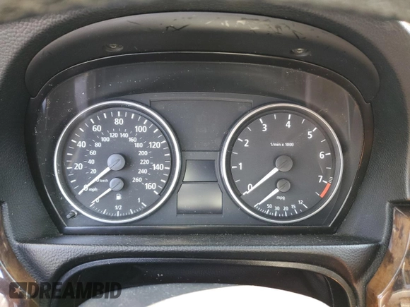 2006 BMW 3 Series 325i z VIN WBAVB13596KX46910, wystawiony jako Copart lot #60641585 z przebiegiem Nie podano mil oraz Nie do naprawy • Non repairable. Historia ofert i sprzedaży dostępna na DreamBid. Obrazek 9.