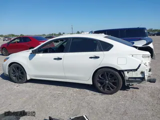 2018 Nissan Altima 2.5 SV with VIN 1N4AL3AP4JC264501, listed as a IAAI auction lot 41795559 with 43,764 mi miles. Bid and sale history available at carsss.com. Image 15.