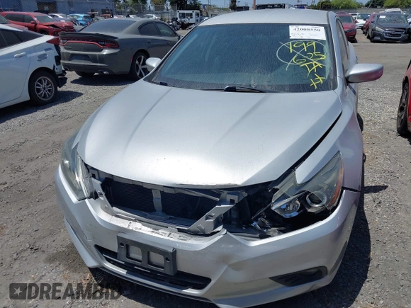 2017 Nissan Altima S z VIN 1N4AL3AP7HN324639, wystawiony jako IAAI lot #42008550 z przebiegiem 101 419 mil mil oraz . Historia ofert i sprzedaży dostępna na DreamBid. Obrazek 13.