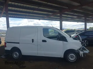 2017 Nissan NV200 S z VIN 3N6CM0KN3HK708335, wystawiony jako IAAI lot #41713394 z przebiegiem 139 215 mil mil oraz . Historia ofert i sprzedaży dostępna na DreamBid. Obrazek 13.