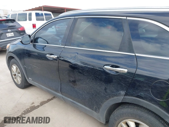 2017 Kia Sorento LX with VIN 5XYPGDA3XHG293213, listed as a IAAI auction lot 42211829 with 117,357 mi miles and . Bid and sale history available at DreamBid. Image 14.
