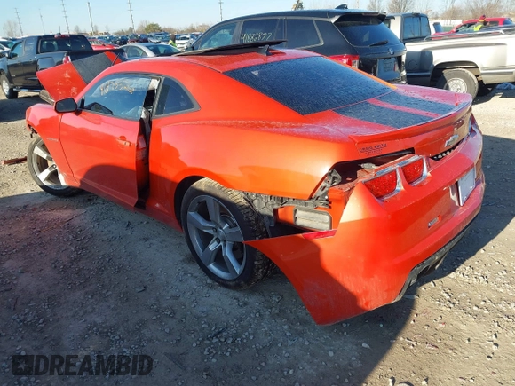 2010 Chevrolet Camaro 2SS z VIN 2G1FK1EJ2A9113573, wystawiony jako IAAI lot #41875526 z przebiegiem 55 411 mil mil oraz . Historia ofert i sprzedaży dostępna na DreamBid. Obrazek 3.