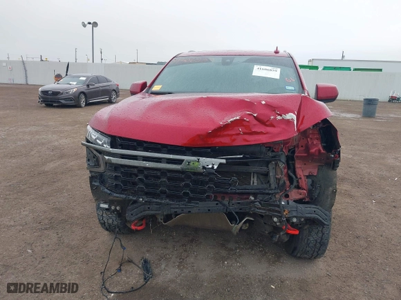 2022 Chevrolet Suburban Z71 with VIN 1GNSKDKD8NR301037, listed as a IAAI auction lot 41606859 with 101,854 mi miles. Bid and sale history available at carsss.com. Image 6.