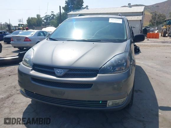 2005 Toyota Sienna CE with VIN 5TDZA23C75S342958, listed as a IAAI auction lot 42120039 with 211,029 mi miles. Bid and sale history available at carsss.com. Image 6.