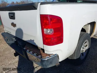2007 Chevrolet Silverado 1500 Classic Work Truck with VIN 1GCEC19X47Z650894, listed as a IAAI auction lot 41714442 with 227,956 mi miles. Bid and sale history available at carsss.com. Image 13.
